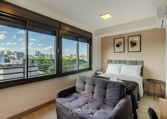 Estudio Em Predio Com Piscina Em - Jre Porto Alegre